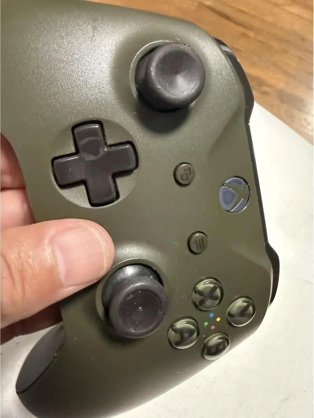 Xbox One Wireless Controller ,Green , Good Condition, Battery Cover Broke ( Read